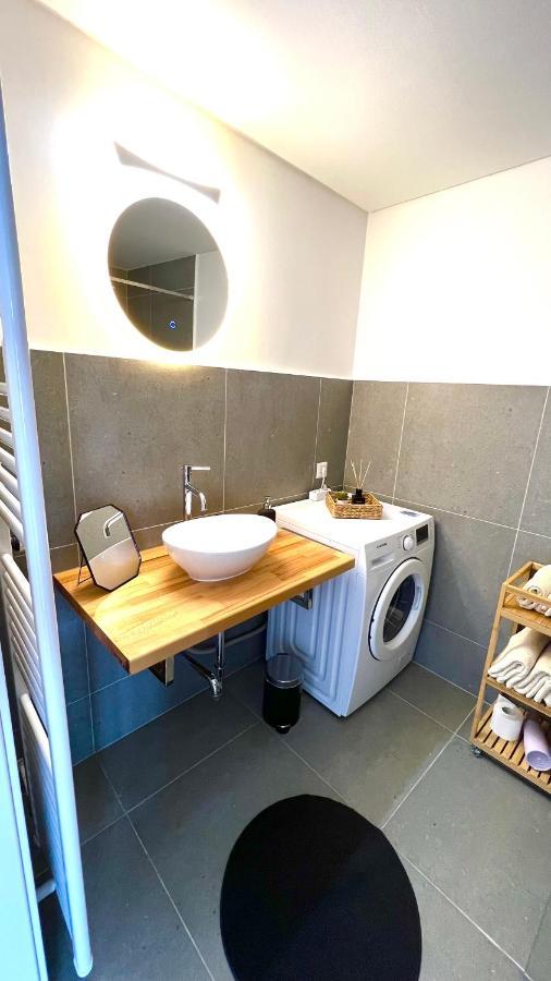 Schoene In Linden - 48qm, Moderne Kueche, Bad, Balkon, 4 Personen, Wifi * Hannover