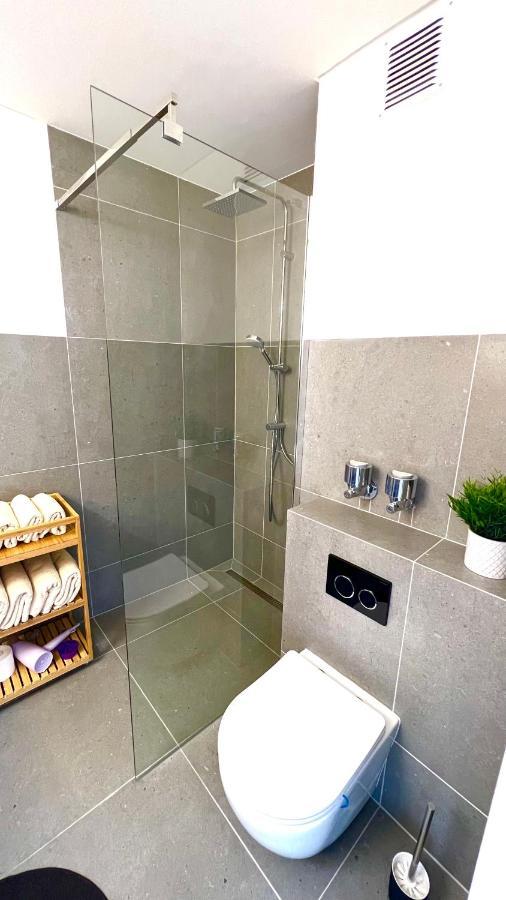 Schoene In Linden - 48qm, Moderne Kueche, Bad, Balkon, 4 Personen, Wifi Apartment *