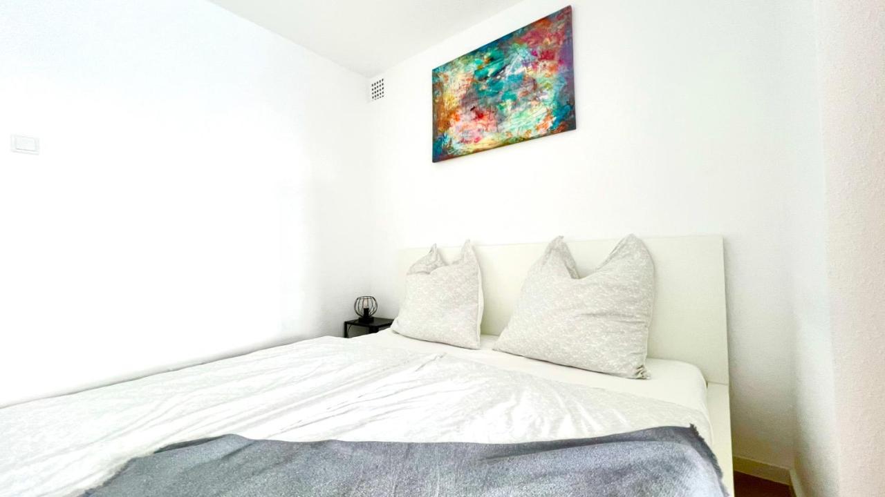 Schoene In Linden - 48qm, Moderne Kueche, Bad, Balkon, 4 Personen, Wifi Hannover